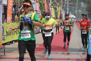 BIB: 41920, 45276
                            <button type="button" onclick="openModal(8249597)" class="btn btn-primary btn-sm float-right btn-popup" data-toggle="modal" data-target=".modal-high-quality">
                        <i class="fas fa-shopping-cart"></i> Add to Cart
                    </button>
                                            <button type="button" onclick="isThisMe(8249597, true)" class="btn btn-success btn-sm float-right btn-popup btn-isme hidden" data-toggle="tooltip" data-placement="bottom" title="นี่คือรูปของคุณใช่ไหม คลิกที่นี่เพื่อเอาเข้าอัลบั้ม">
                        <i class="fas fa-plus"></i> Add to album
                    </button>
                    <button type="button" onclick="isThisMe(8249597, false)" class="btn btn-warning btn-sm float-right btn-popup btn-isnotme hidden">
                        <i class="fas fa-ban"></i> Remove from album
                    </button>